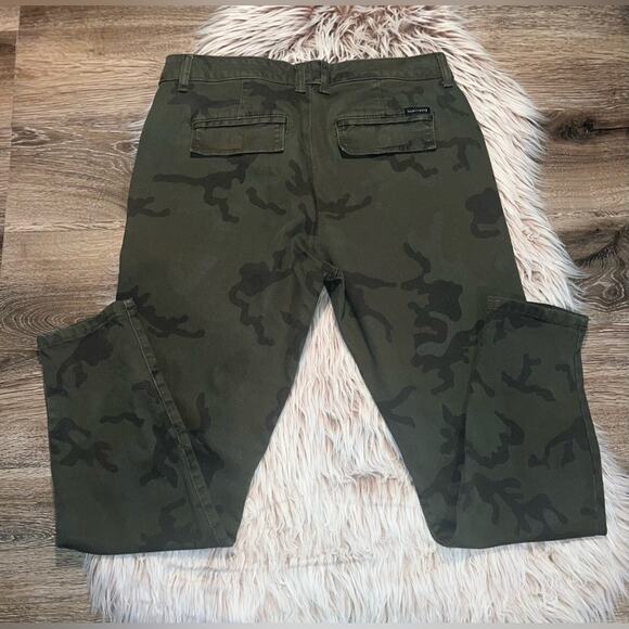 Sanctuary women’s camouflage pants - Picture 4 of 9